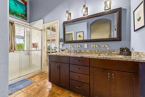 Bath - 322 E Hearne Way, Gilbert, AZ 85234 photo 1 of 4