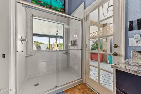 Bath - 322 E Hearne Way, Gilbert, AZ 85234 photo 3 of 4