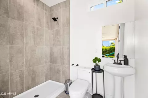 Bath - 3821 E Whitton Ave, Phoenix, AZ 85018 photo 6 of 6