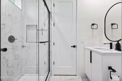 Bath - 3821 E Whitton Ave, Phoenix, AZ 85018 photo 4 of 6