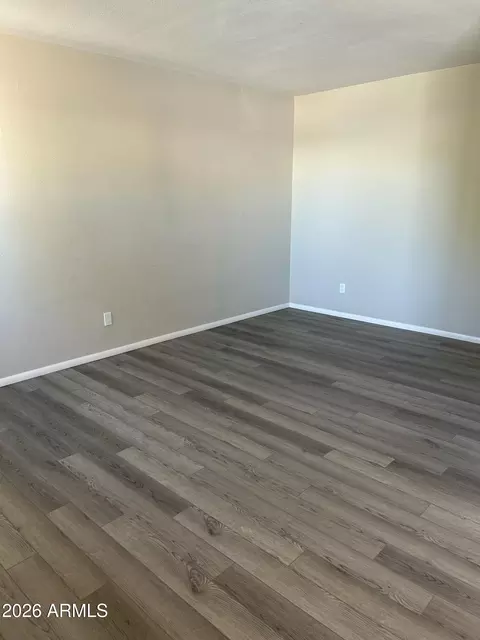 Living - 960 S Mara Dr, Apache Junction, AZ 85120 photo 2 of 3