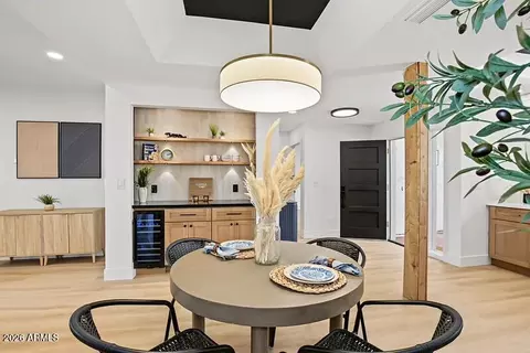 Dining - 6153 N 28th Pl, Phoenix, AZ 85016 photo 1 of 2