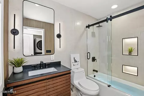 Bath - 6153 N 28th Pl, Phoenix, AZ 85016 photo 5 of 6