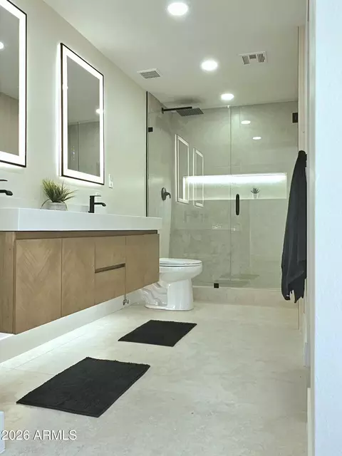 Bath - 6153 N 28th Pl, Phoenix, AZ 85016 photo 5 of 5