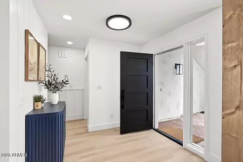 Entry Way - 6153 N 28th Pl, Phoenix, AZ 85016 photo 3 of 4