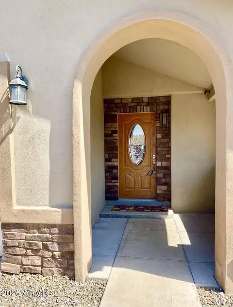 Exterior - 3301 W Muriel Dr, Phoenix, AZ 85053 photo 2 of 4