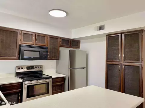 Kitchen - 3301 W Muriel Dr, Phoenix, AZ 85053 photo 1 of 2