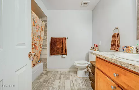 Bath - 4738 N 40th Dr, Phoenix, AZ 85019 photo 4 of 6