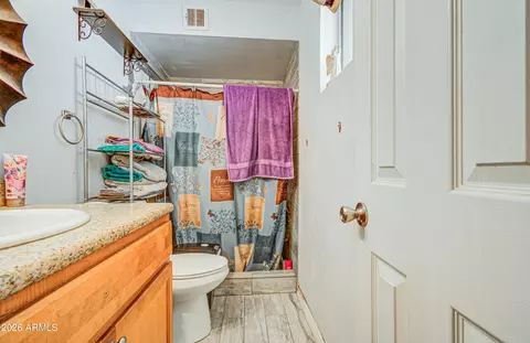 Bath - 4738 N 40th Dr, Phoenix, AZ 85019 photo 1 of 6