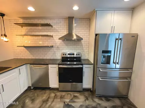 Kitchen - 4233 N Longview Ave, Phoenix, AZ 85014 photo 2 of 2