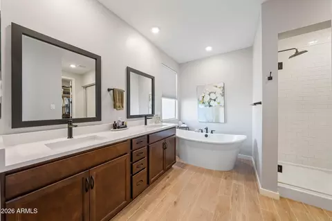Bath - 7593 E 36th Pl Pl, Yuma, AZ 85365 photo 2 of 6