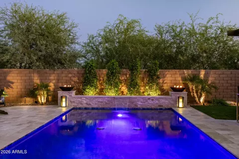 Exterior - 2939 E Crest Ln, Phoenix, AZ 85050 photo 10 of 16