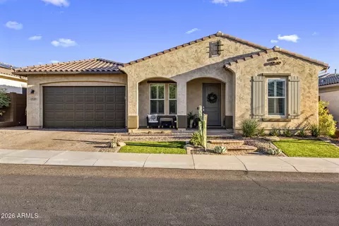 Exterior - 2939 E Crest Ln, Phoenix, AZ 85050 photo 1 of 16