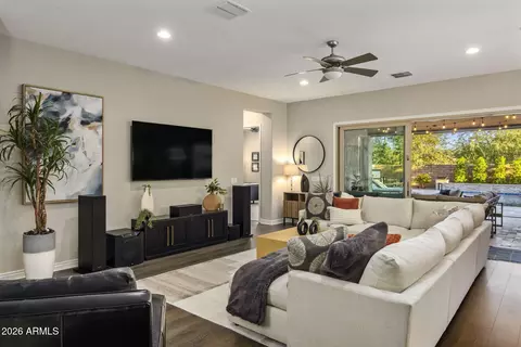 Living - 2939 E Crest Ln, Phoenix, AZ 85050 photo 1 of 2