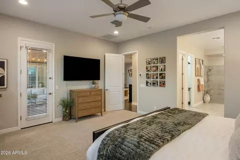 Bedroom - 2939 E Crest Ln, Phoenix, AZ 85050 photo 2 of 4