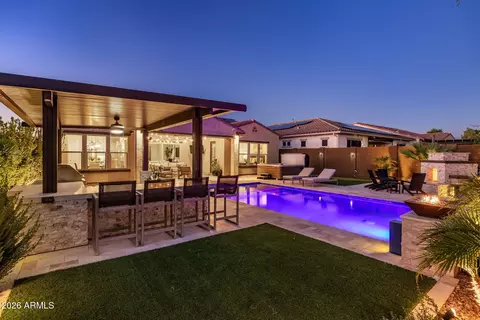 Exterior - 2939 E Crest Ln, Phoenix, AZ 85050 photo 14 of 16