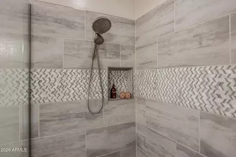 Bath - 2939 E Crest Ln, Phoenix, AZ 85050 photo 3 of 5