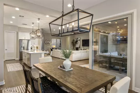 Dining - 2939 E Crest Ln, Phoenix, AZ 85050 photo 2 of 2