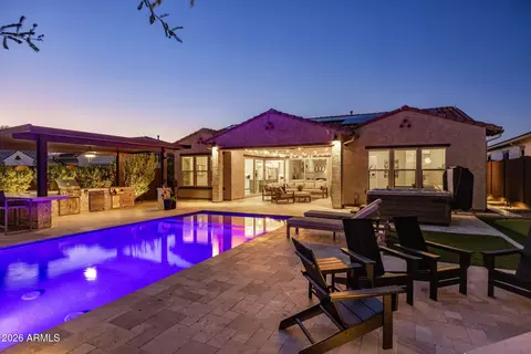 Exterior - 2939 E Crest Ln, Phoenix, AZ 85050 photo 15 of 16
