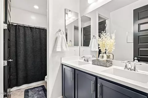 Bath - 10345 E Trillium Ave, Mesa, AZ 85212 photo 1 of 7
