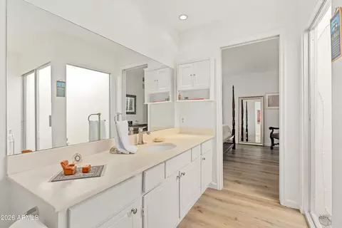 Bath - 6644 N Majorca Lane E Ln E, Phoenix, AZ 85016 photo 2 of 5