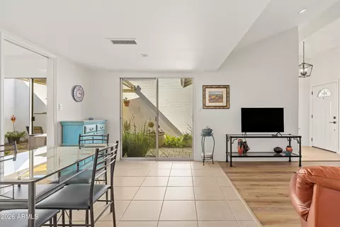 Dining - 6644 N Majorca Lane E Ln E, Phoenix, AZ 85016 photo 1 of 2