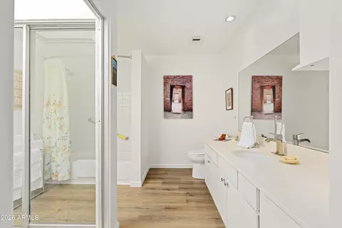 Bath - 6644 N Majorca Lane E Ln E, Phoenix, AZ 85016 photo 1 of 5
