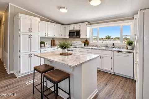 2715 N Saddle Vista Rd, Tonopah, AZ 85354