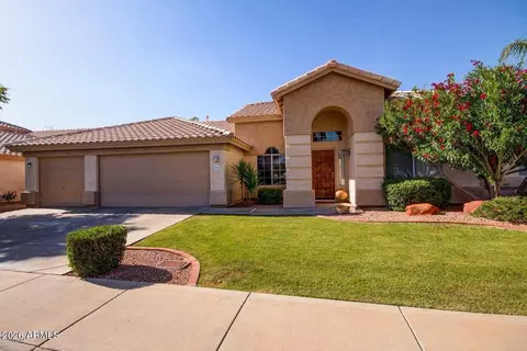 Exterior - 3514 E Topeka Dr, Phoenix, AZ 85050 photo 2 of 4