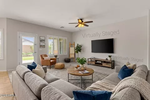 Living - 2953 E Tonto Dr, Gilbert, AZ 85298 photo 2 of 9
