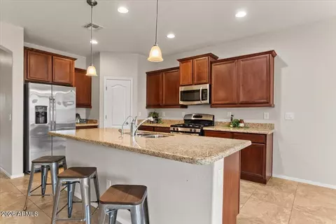 Kitchen - 2953 E Tonto Dr, Gilbert, AZ 85298 photo 2 of 4