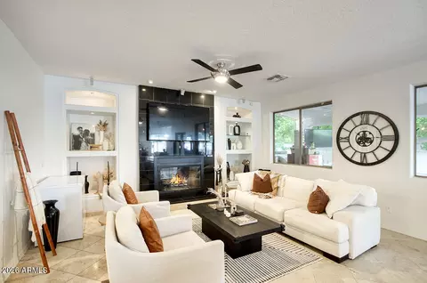 Living - 625 W Ocotillo Rd, Phoenix, AZ 85013 photo 2 of 2