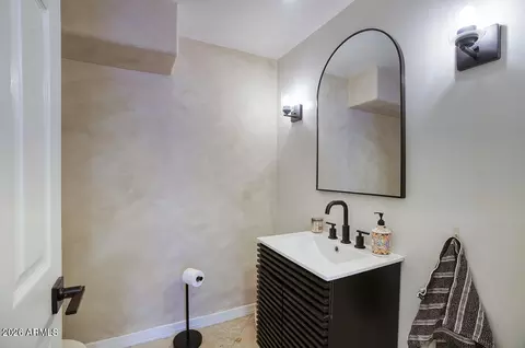 Bath - 625 W Ocotillo Rd, Phoenix, AZ 85013 photo 1 of 4