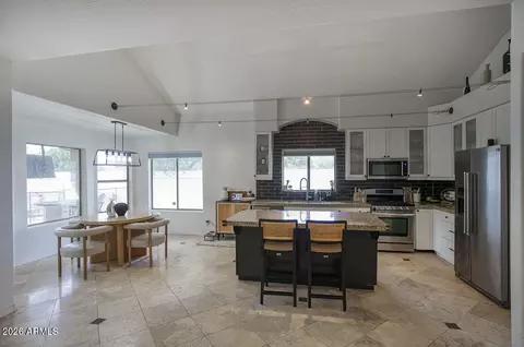 Kitchen - 625 W Ocotillo Rd, Phoenix, AZ 85013 photo 2 of 2