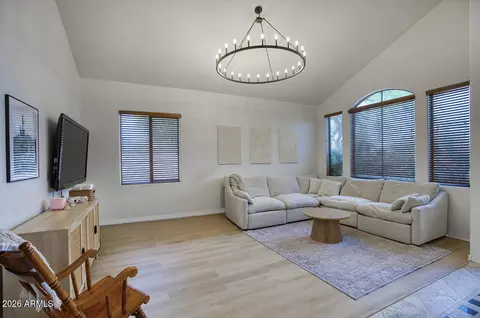 Living - 625 W Ocotillo Rd, Phoenix, AZ 85013 photo 1 of 2