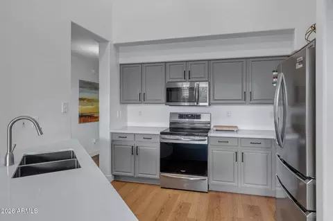 Kitchen - 1024 E Frye Rd #1005, Phoenix, AZ 85048 photo 2 of 4