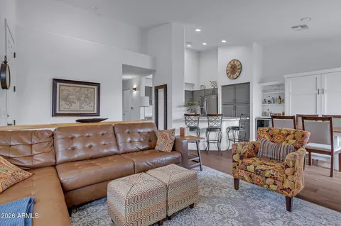 Living - 1024 E Frye Rd #1005, Phoenix, AZ 85048 photo 1 of 2
