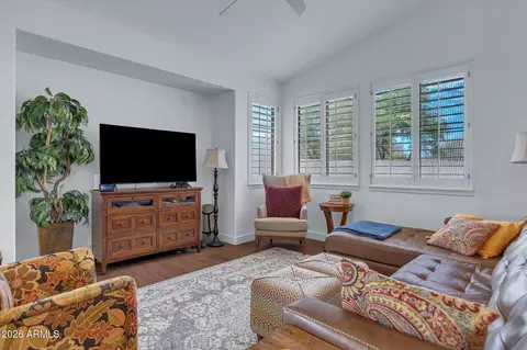Living - 1024 E Frye Rd #1005, Phoenix, AZ 85048 photo 2 of 2