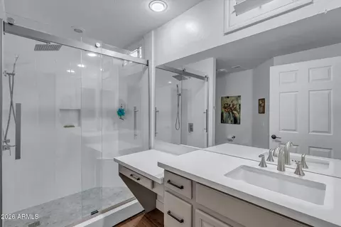 Bath - 1024 E Frye Rd #1005, Phoenix, AZ 85048 photo 2 of 3