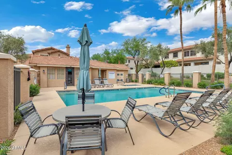 Exterior - 1024 E Frye Rd #1005, Phoenix, AZ 85048 photo 2 of 2