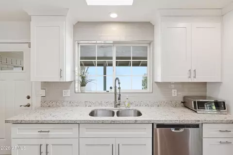 Kitchen - 3935 E Whitton Ave, Phoenix, AZ 85018 photo 1 of 4