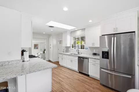 Kitchen - 3935 E Whitton Ave, Phoenix, AZ 85018 photo 3 of 4