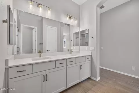 Bath - 4309 E Bethena St, Gilbert, AZ 85295 photo 2 of 4