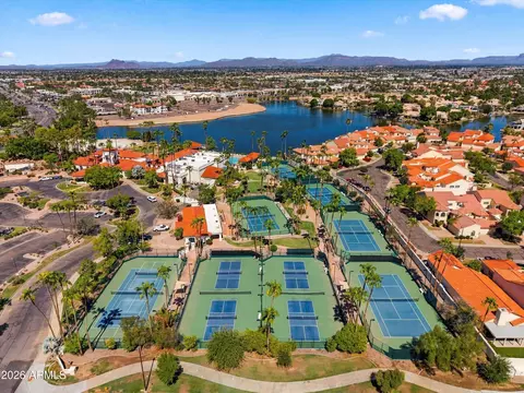 View/Area - 1633 E Lakeside Dr #165, Gilbert, AZ 85234 photo 3 of 5
