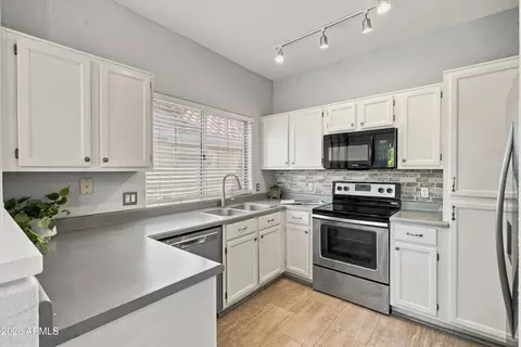Kitchen - 1633 E Lakeside Dr #165, Gilbert, AZ 85234 photo 1 of 4