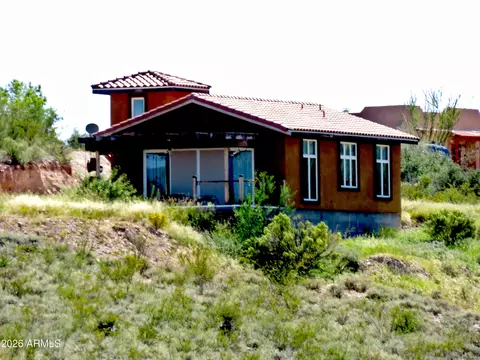 177 N Navajo Pl, Tombstone, AZ 85638