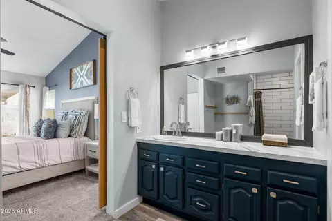 Bath - 3310 E Wescott Dr, Phoenix, AZ 85050 photo 1 of 5