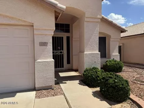 561 S Silverbrush Dr, Chandler, AZ 85226