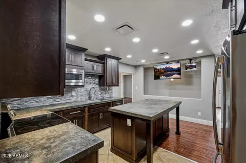 Kitchen - 11037 E Grove St, Mesa, AZ 85208 photo 2 of 5