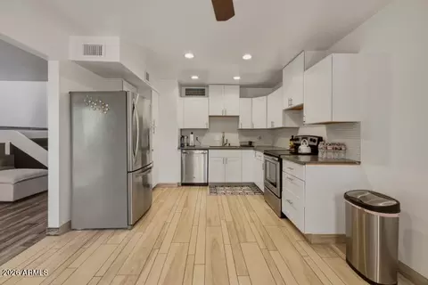 Kitchen - 1012 E Highland Ave, Phoenix, AZ 85014 photo 1 of 3